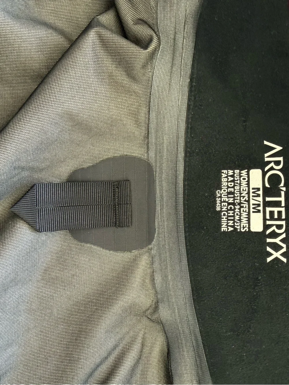 Arc'teryx Women's Magenta Waterproof Beta LT Jacket - Picture 6 of 8